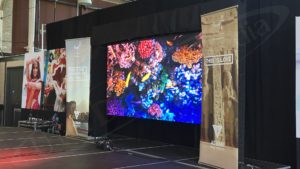 Benefits of Renting Digital Signage for Events