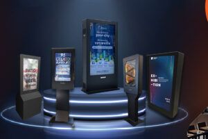 WHAT YOU NEED TO LOOK FOR WHEN SHOPPING FOR OUTDOOR DIGITAL SIGNAGE